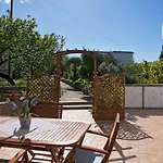 Parco Vittoria Holidays House בית הארחה
